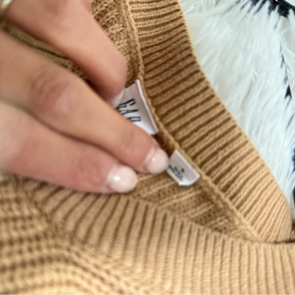 GAP Tan Ribbed Sweater - Picture 2 of 2